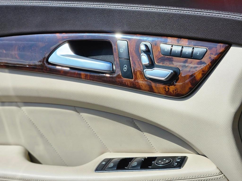 Thumbnail: 2017 Mercedes-Benz CLS - 32