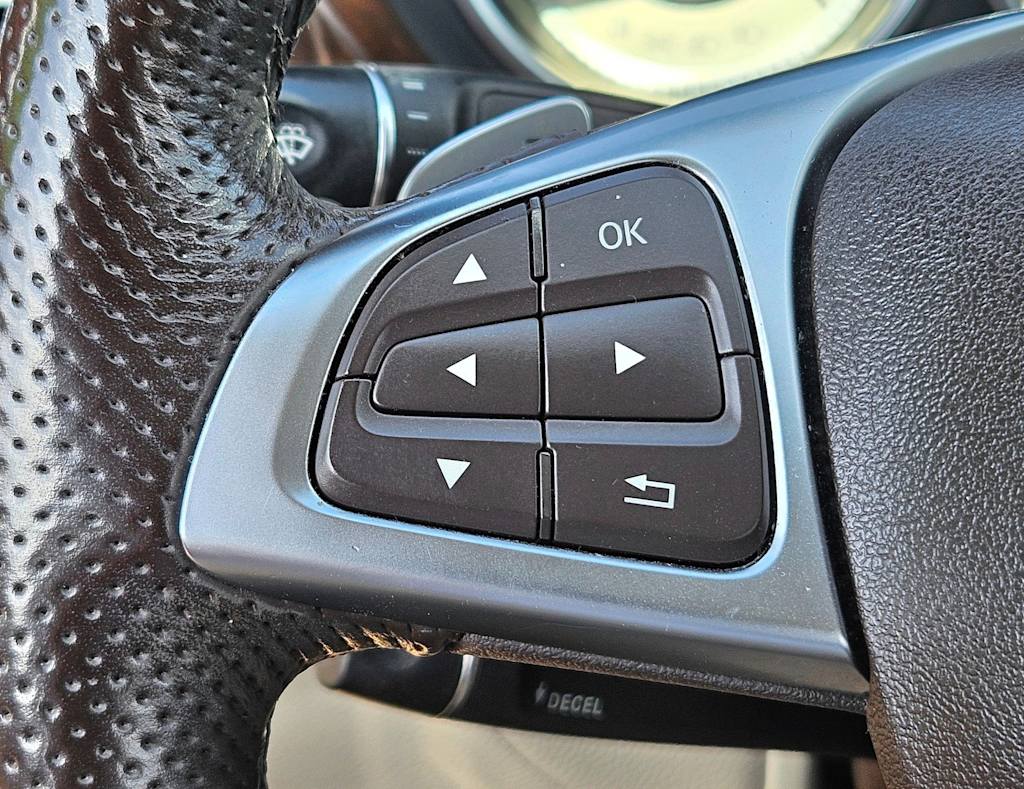 Thumbnail: 2017 Mercedes-Benz CLS - 17