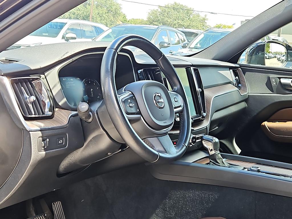 Thumbnail: 2021 Volvo XC60 - 2