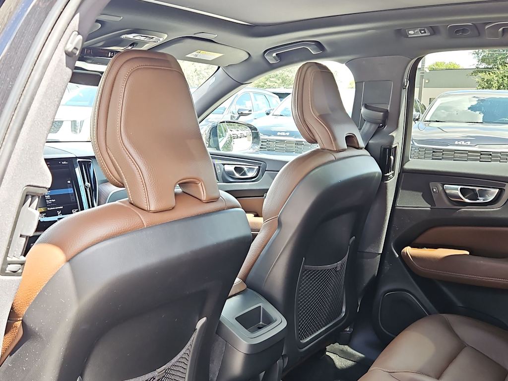 Thumbnail: 2021 Volvo XC60 - 11