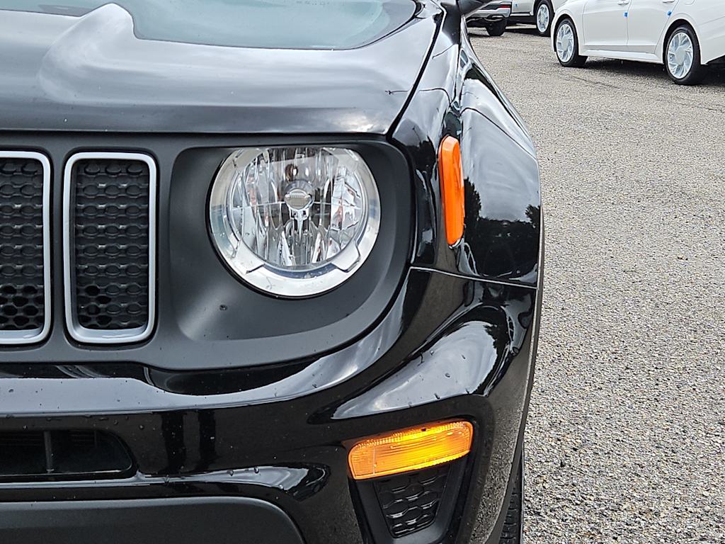 Thumbnail: 2023 Jeep Renegade - 21