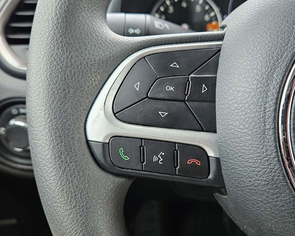 Thumbnail: 2023 Jeep Renegade - 25