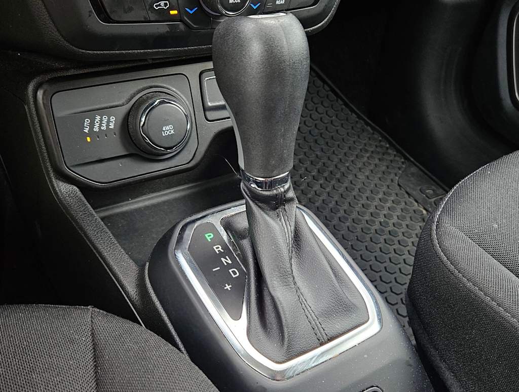 Thumbnail: 2023 Jeep Renegade - 15