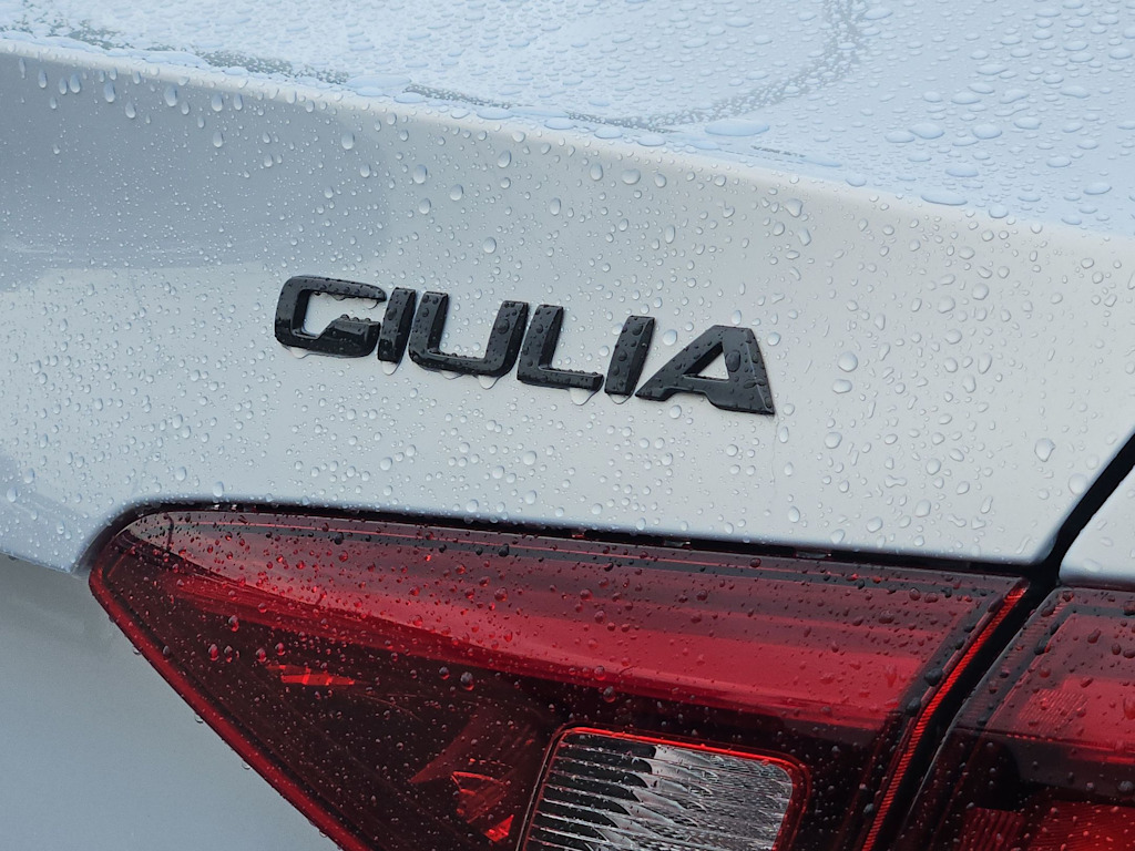 Thumbnail: 2020 Alfa Romeo Giulia - 23