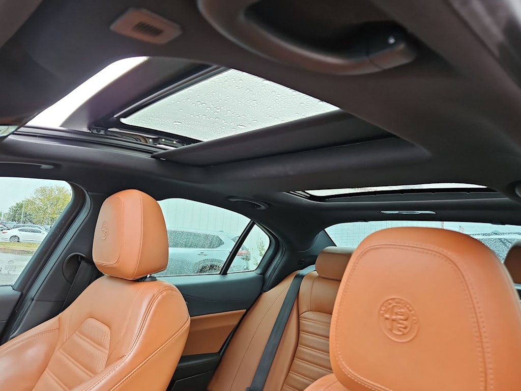Thumbnail: 2020 Alfa Romeo Giulia - 25