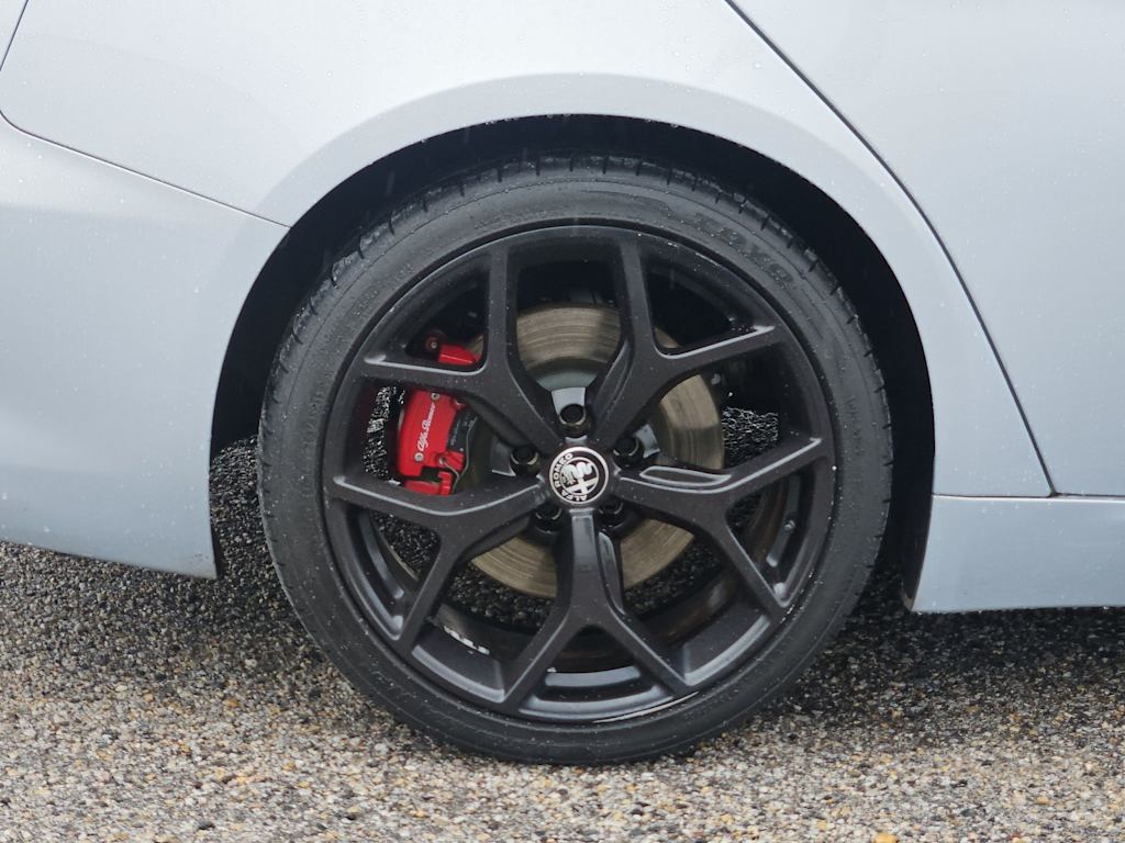 Thumbnail: 2020 Alfa Romeo Giulia - 8