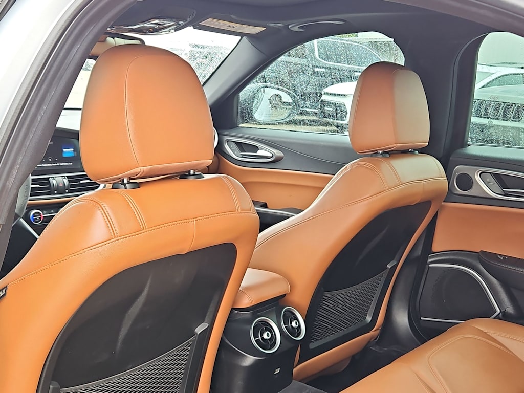 Thumbnail: 2020 Alfa Romeo Giulia - 12