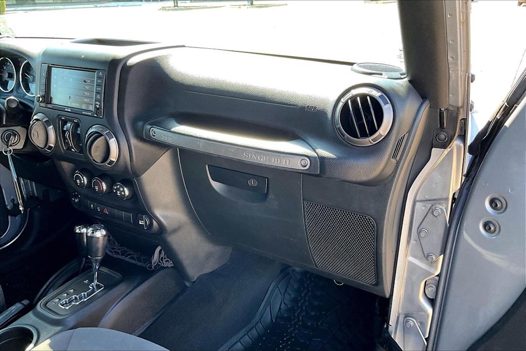 Thumbnail: 2018 Jeep Wrangler - 15
