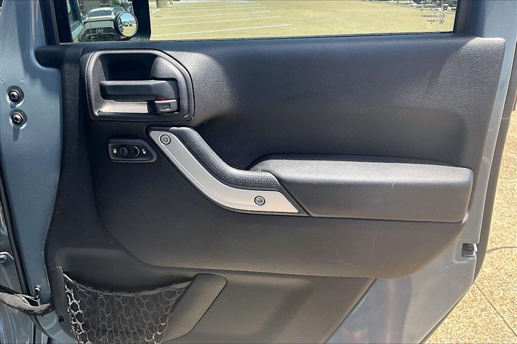 Thumbnail: 2015 Jeep Wrangler - 26