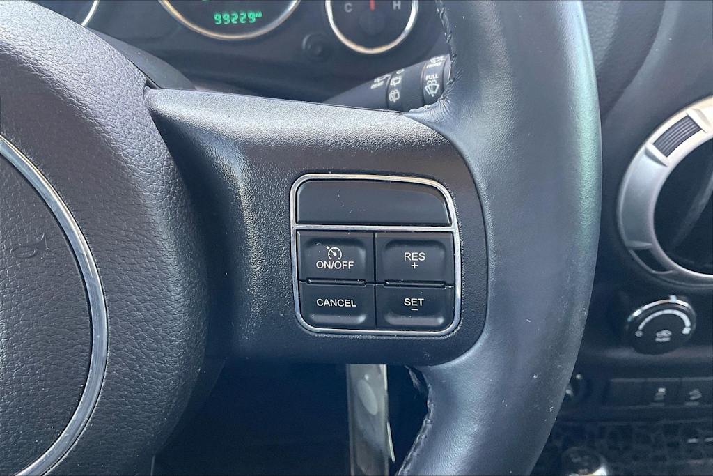 Thumbnail: 2015 Jeep Wrangler - 23
