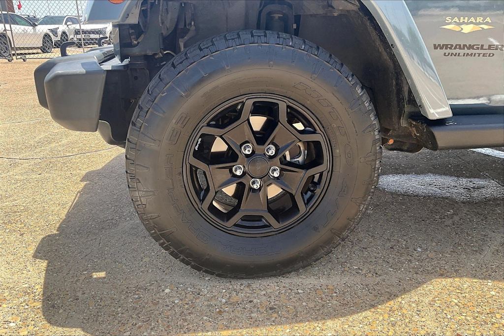 Thumbnail: 2015 Jeep Wrangler - 8