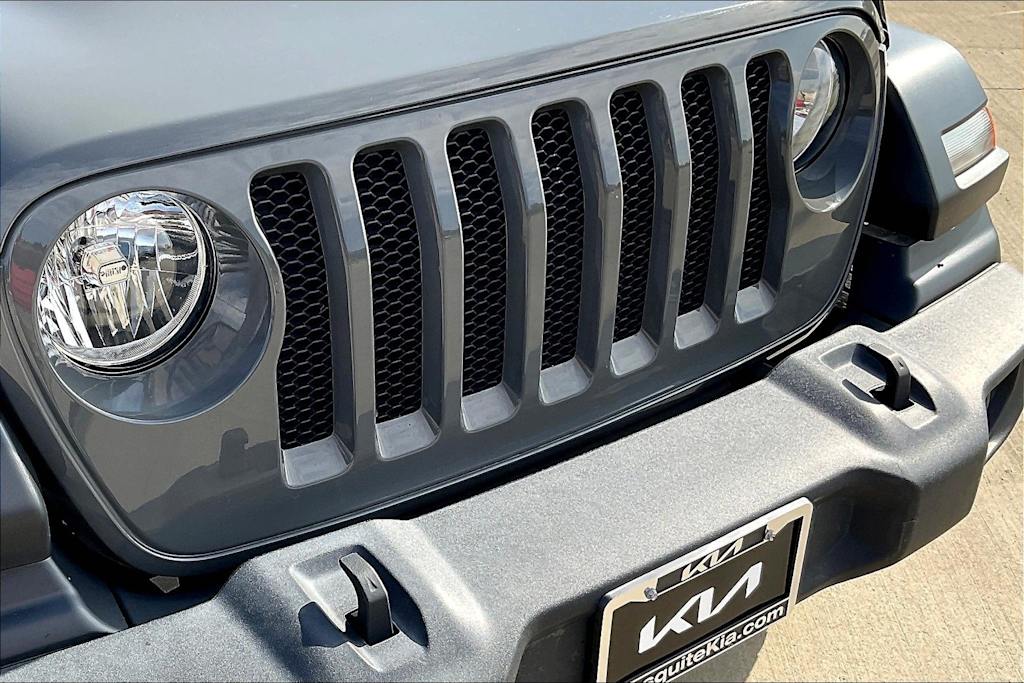 2020 Jeep Wrangler Unlimited Sport 32