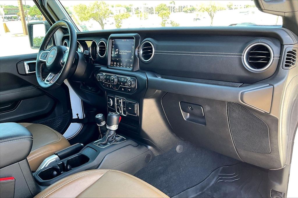Thumbnail: 2022 Jeep Wrangler - 15