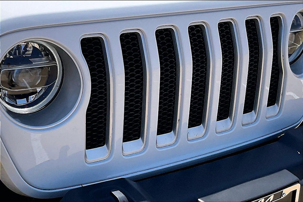 Thumbnail: 2022 Jeep Wrangler - 32