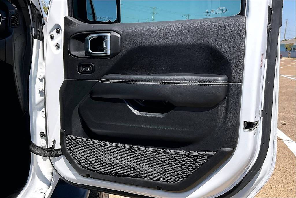 Thumbnail: 2022 Jeep Wrangler - 28