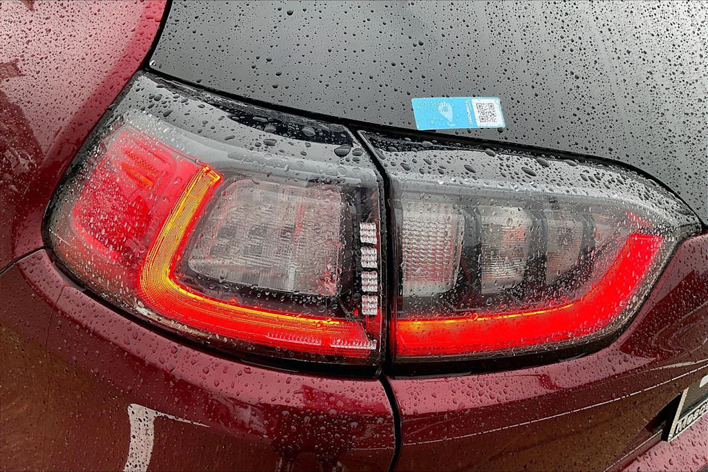 Thumbnail: 2021 Jeep Cherokee - 31