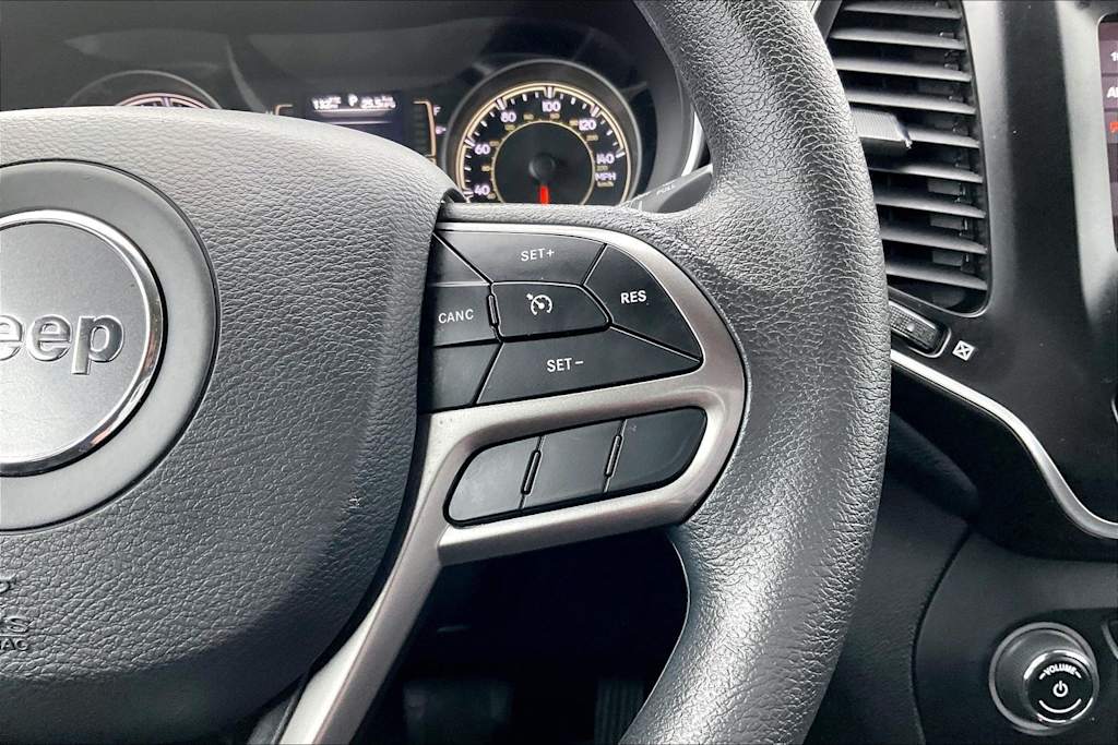 Thumbnail: 2021 Jeep Cherokee - 25