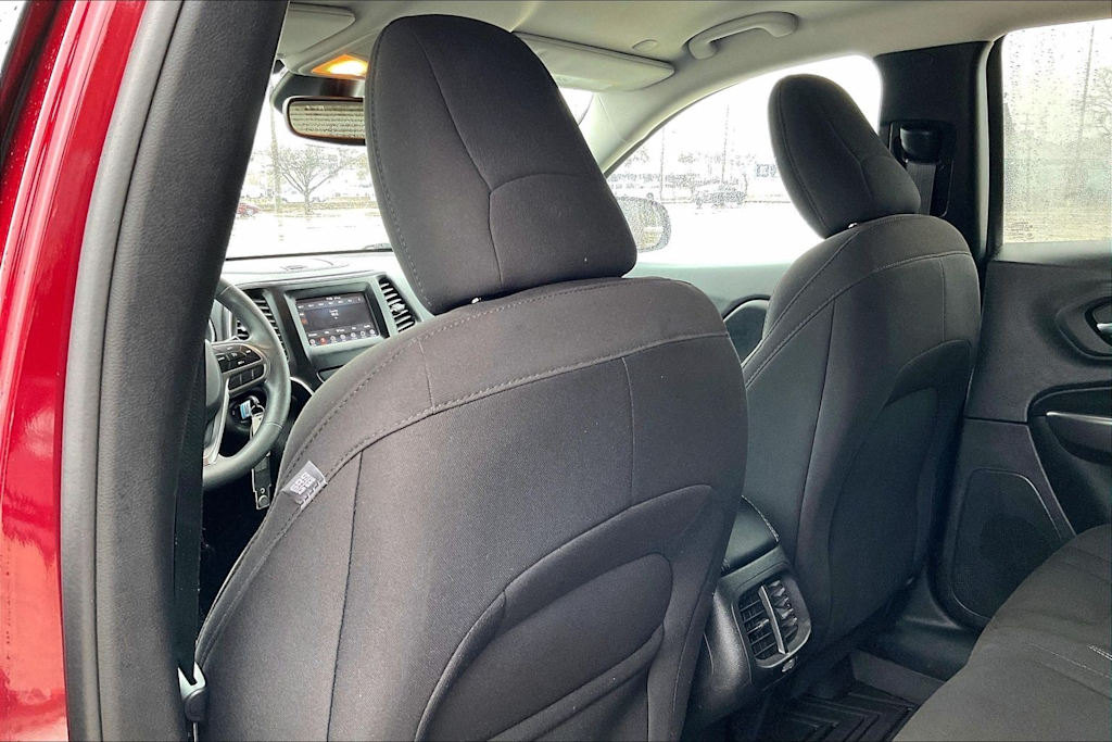 Thumbnail: 2021 Jeep Cherokee - 13