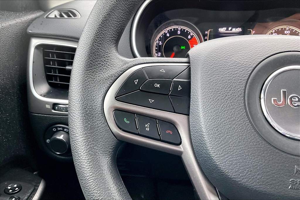 Thumbnail: 2021 Jeep Cherokee - 24