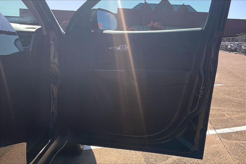 Thumbnail: 2019 Jeep Cherokee - 27