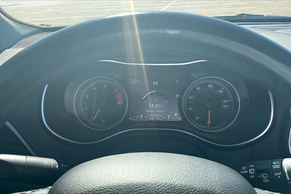 Thumbnail: 2019 Jeep Cherokee - 17