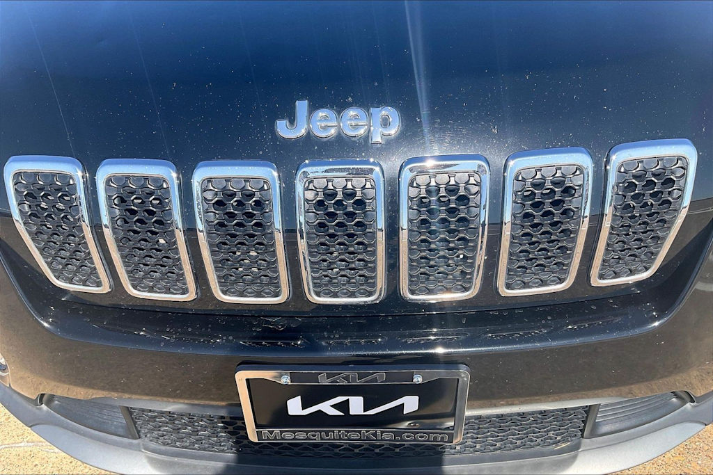 Thumbnail: 2019 Jeep Cherokee - 31