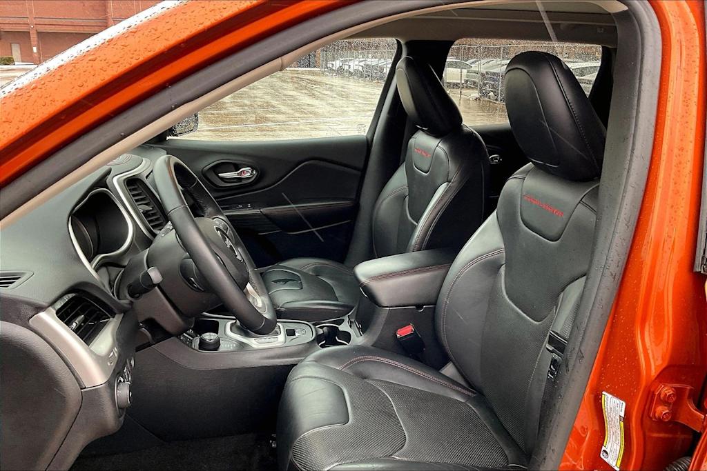 Thumbnail: 2016 Jeep Cherokee - 11