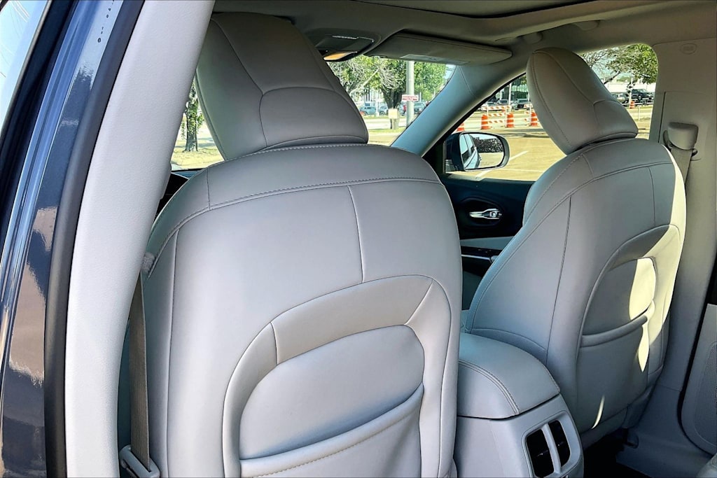 Thumbnail: 2021 Jeep Cherokee - 11