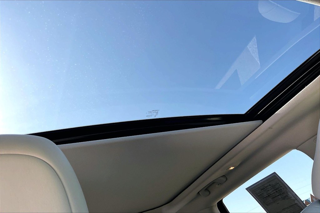 Thumbnail: 2021 Jeep Cherokee - 29