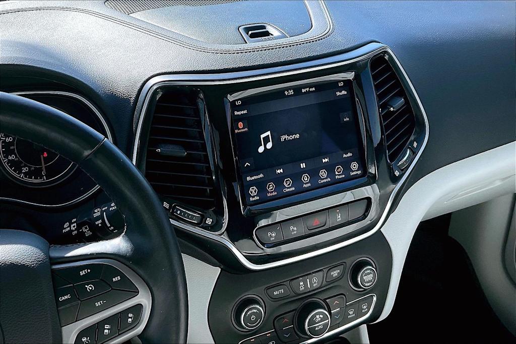 Thumbnail: 2021 Jeep Cherokee - 15