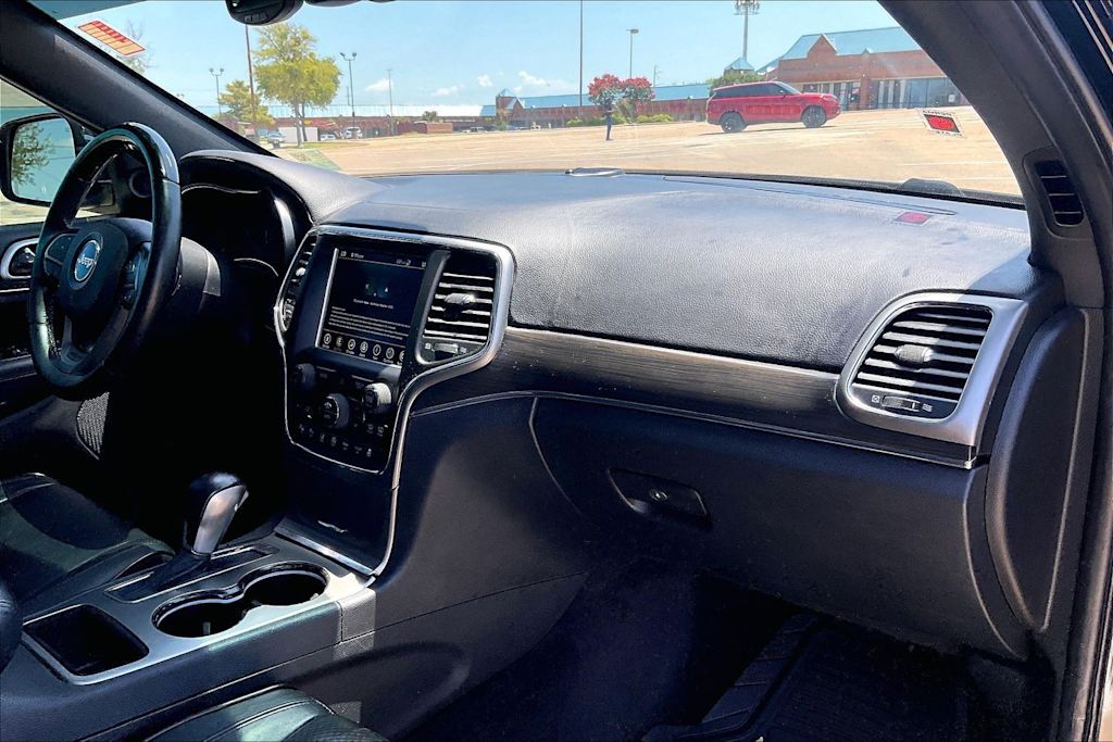 Thumbnail: 2018 Jeep Grand Cherokee - 24