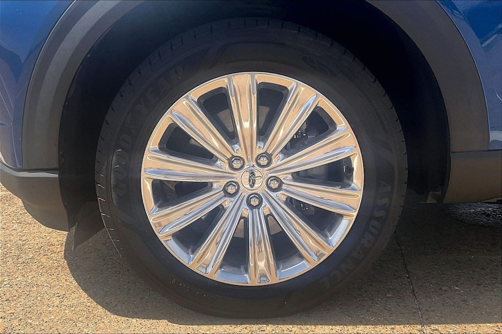 Thumbnail: 2021 Ford Explorer - 8