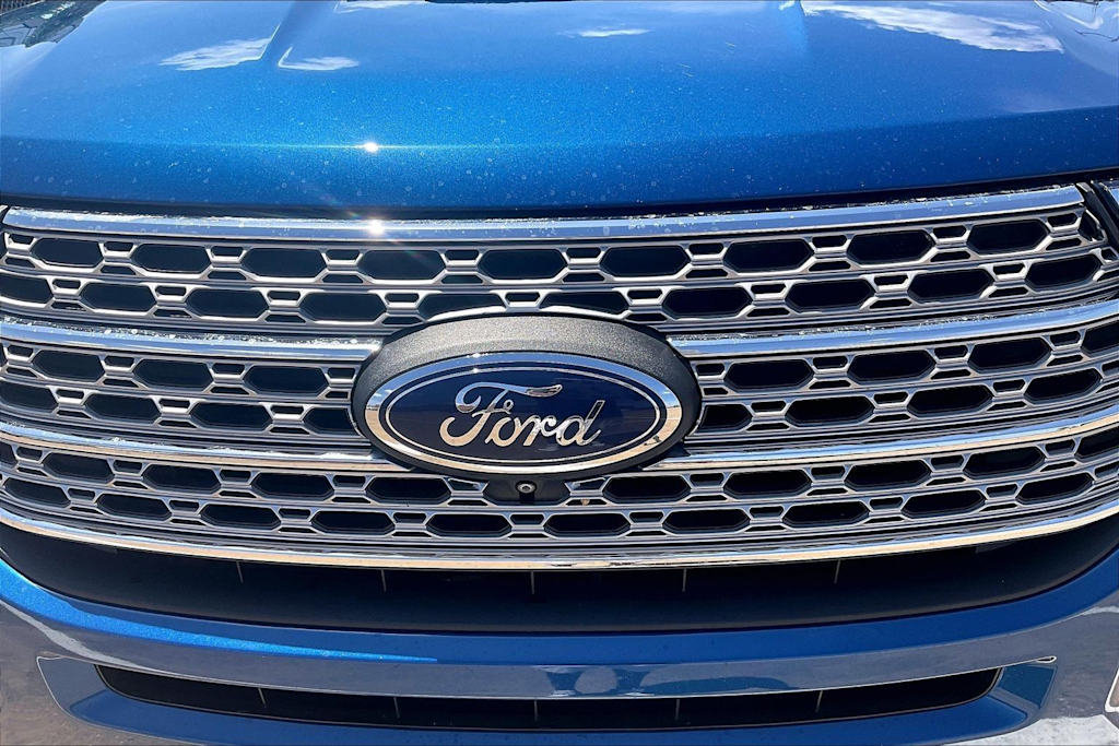Thumbnail: 2021 Ford Explorer - 32
