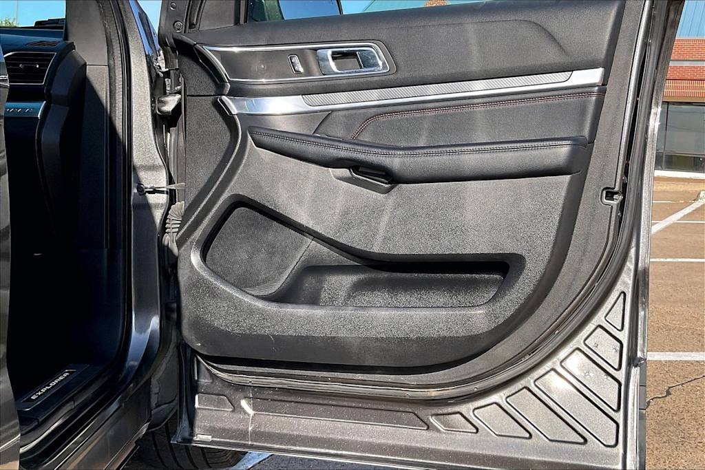 Thumbnail: 2017 Ford Explorer - 27