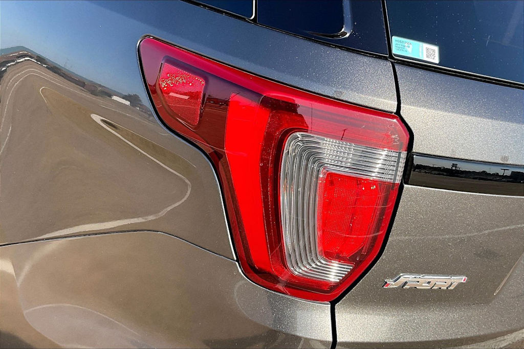 Thumbnail: 2017 Ford Explorer - 31