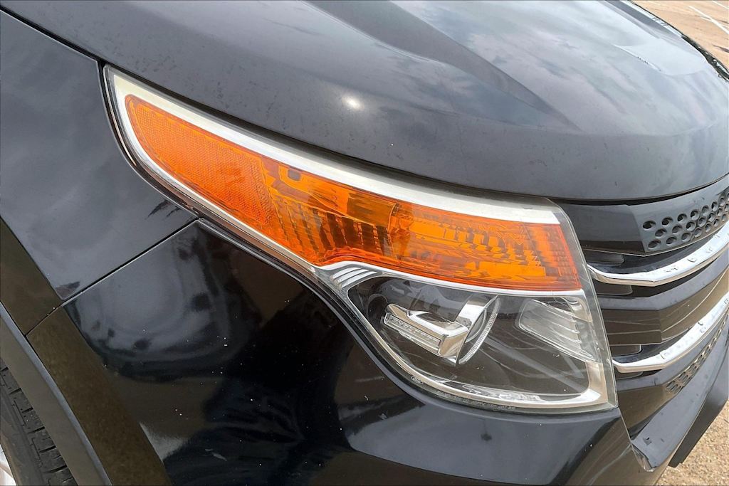 Thumbnail: 2011 Ford Explorer - 28