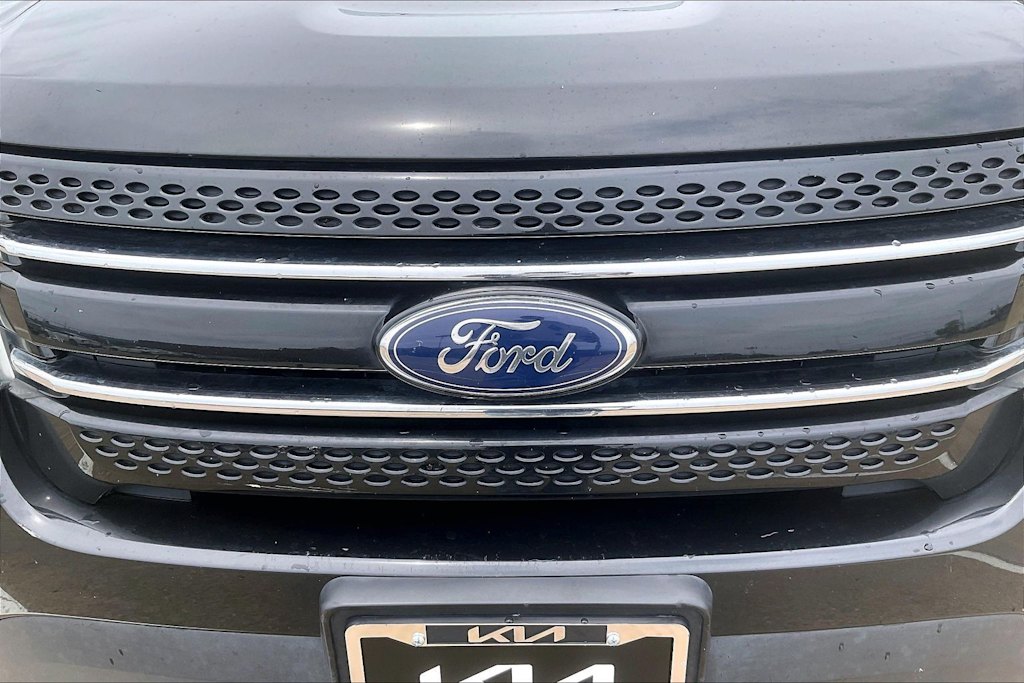 Thumbnail: 2011 Ford Explorer - 30