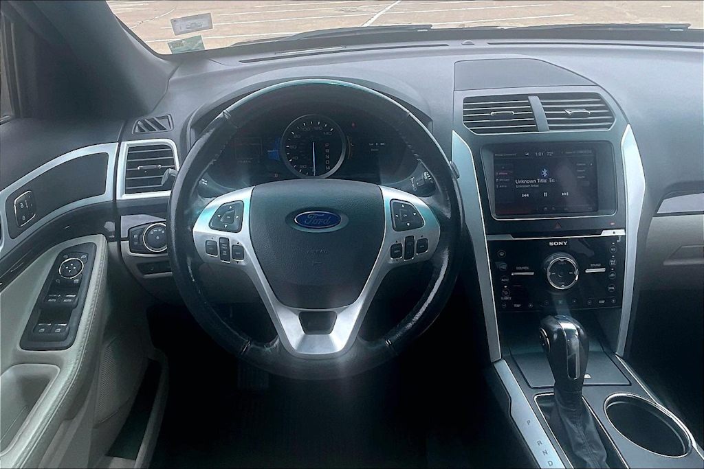 Thumbnail: 2011 Ford Explorer - 13
