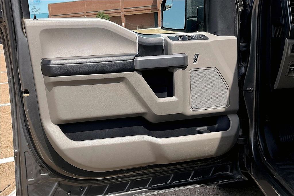 Thumbnail: 2017 Ford F-150 - 25