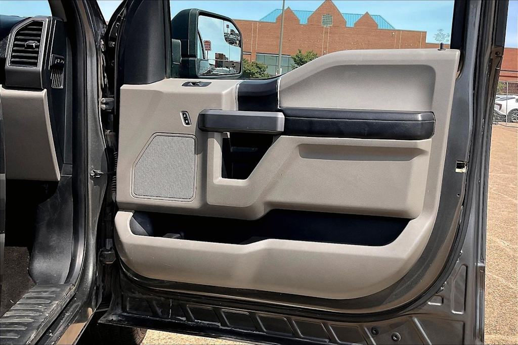 Thumbnail: 2017 Ford F-150 - 26