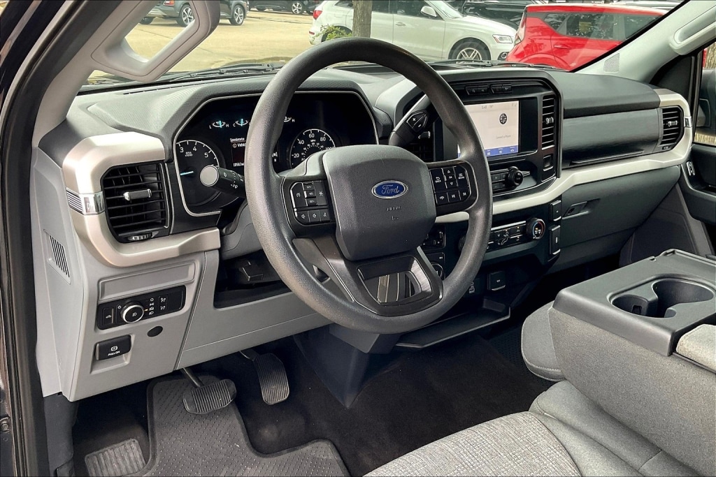 2021 Ford F-150 XLT 2