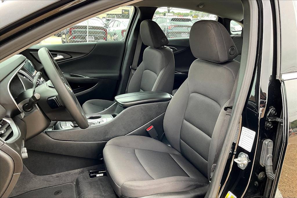 Thumbnail: 2024 Chevrolet Malibu - 11