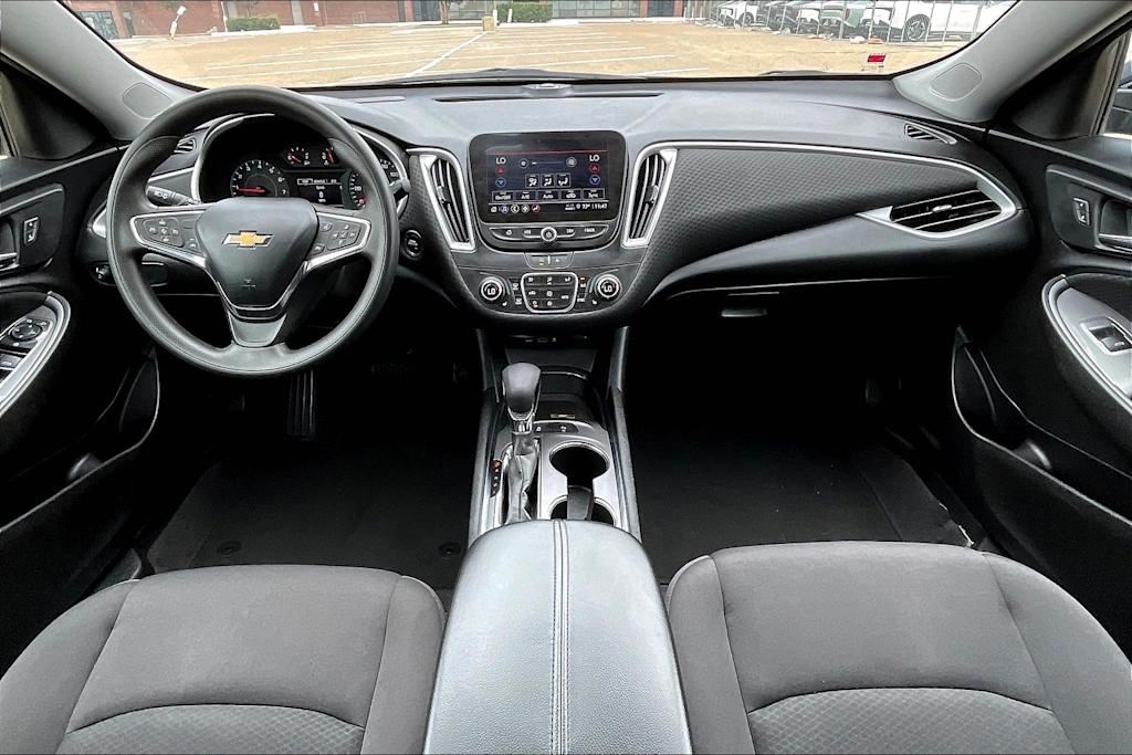 Thumbnail: 2024 Chevrolet Malibu - 10