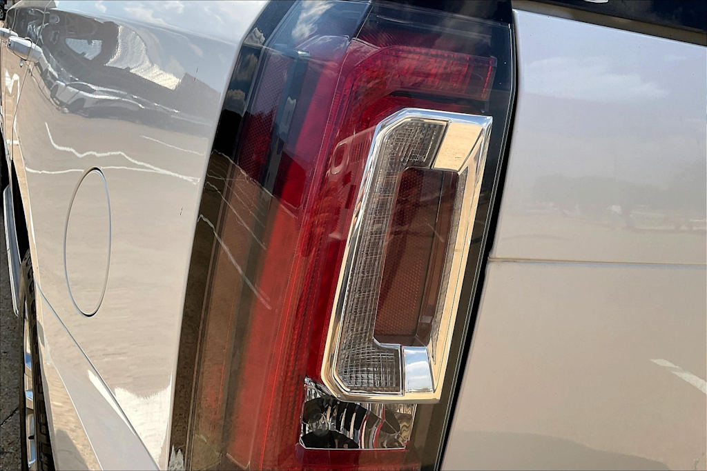 Thumbnail: 2018 GMC Yukon - 31