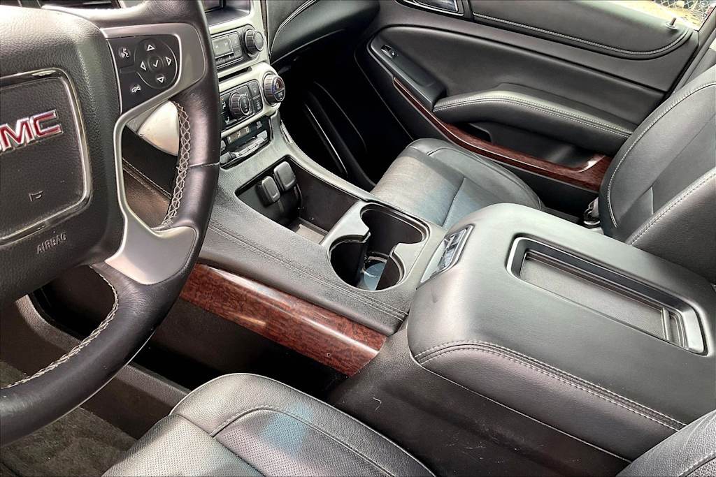 Thumbnail: 2015 GMC Yukon - 17