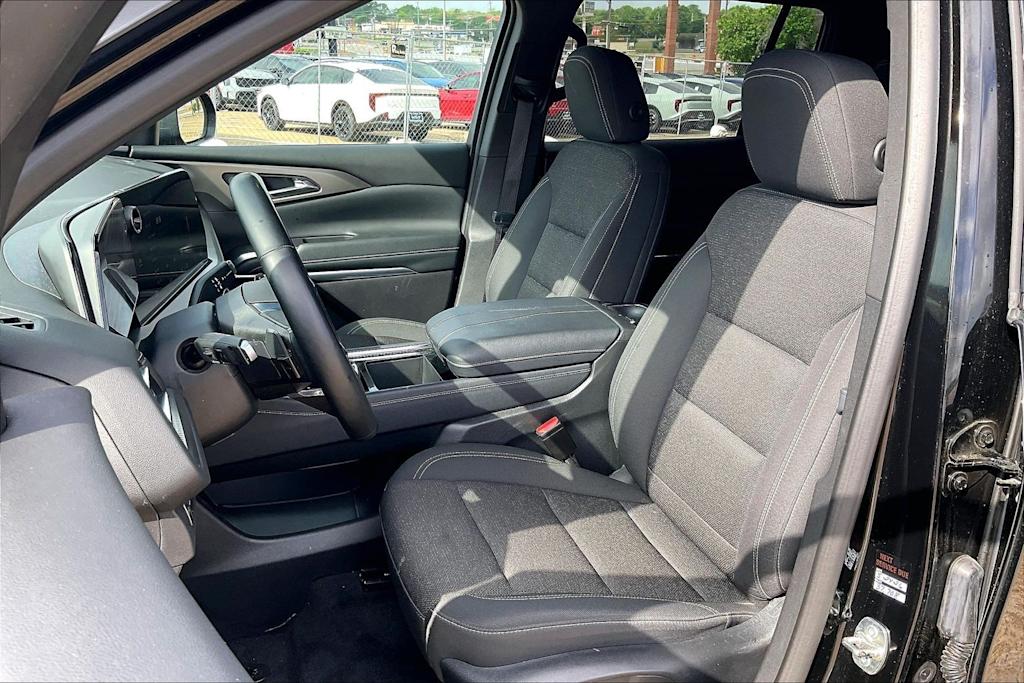 Thumbnail: 2025 Chevrolet Traverse - 11