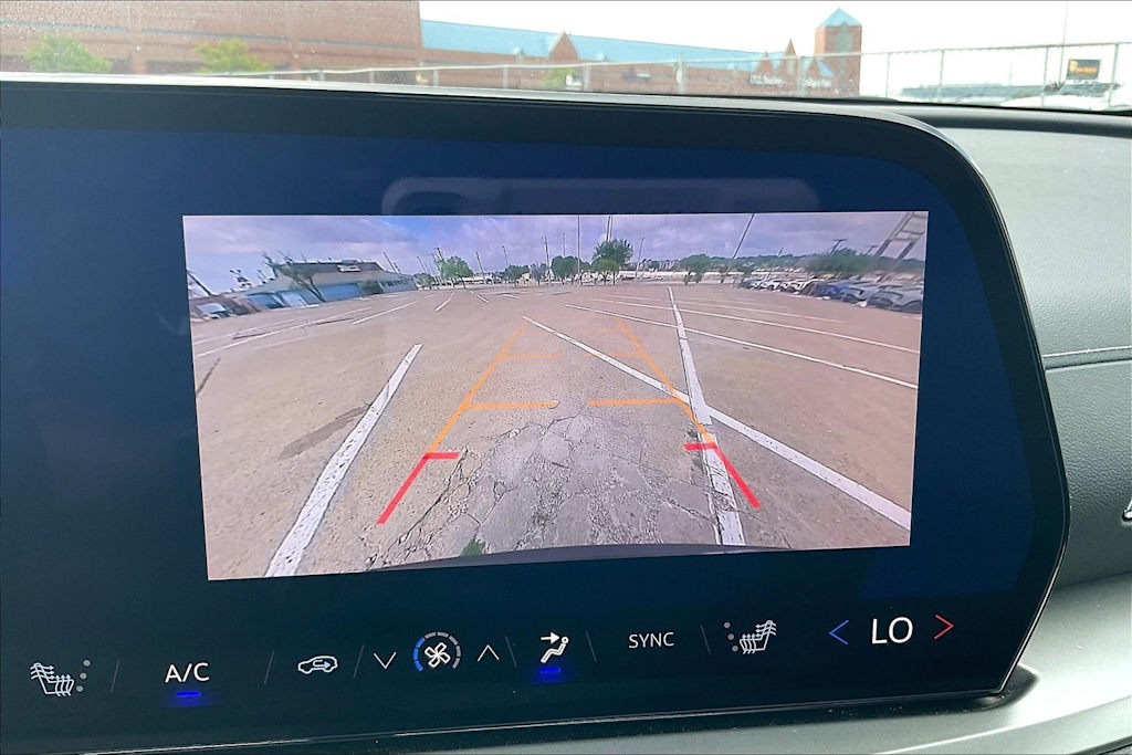 Thumbnail: 2025 Chevrolet Traverse - 26