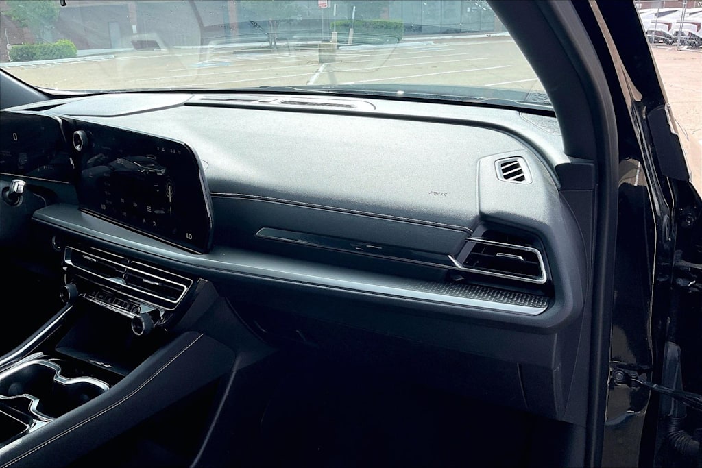 Thumbnail: 2025 Chevrolet Traverse - 15