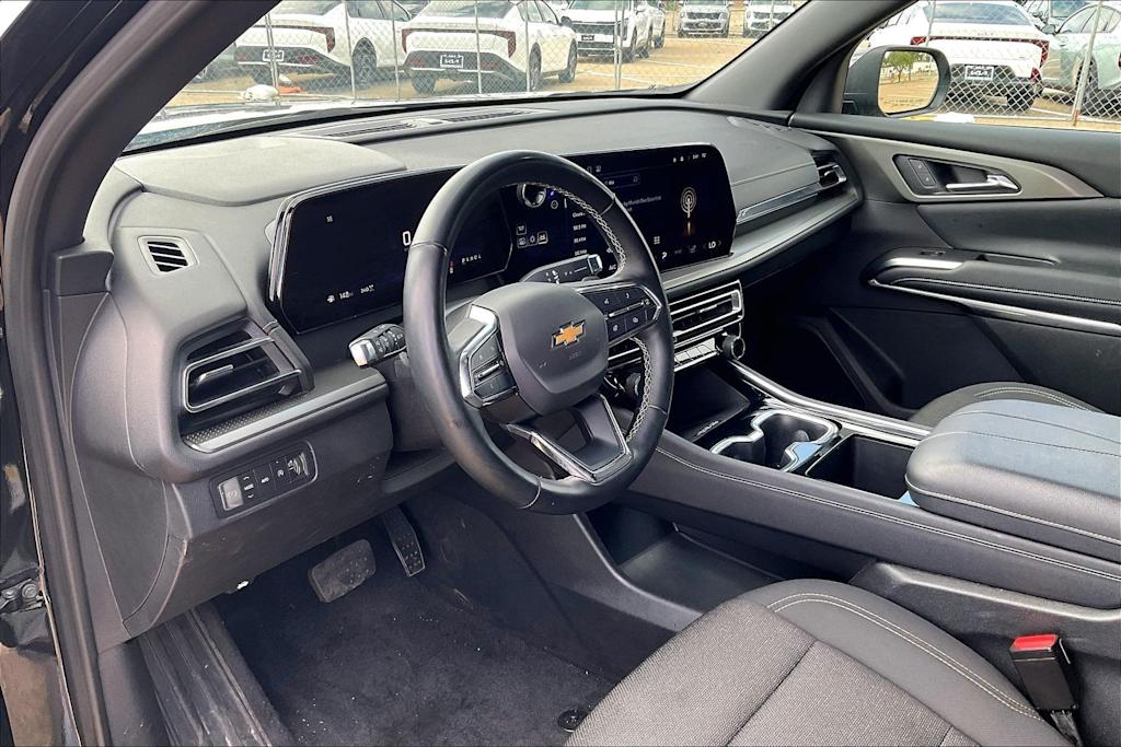 Thumbnail: 2025 Chevrolet Traverse - 2