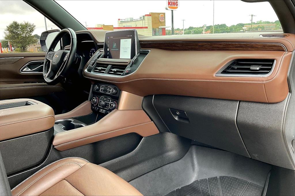 Thumbnail: 2022 Chevrolet Tahoe - 15